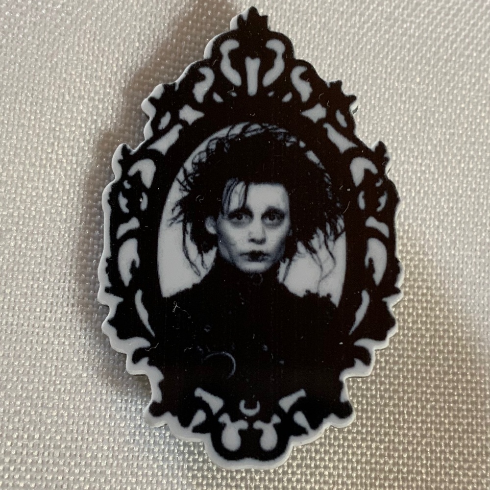 NWT Handmade Pin Brooch of Johnny Depp as Edward Scissorhands!